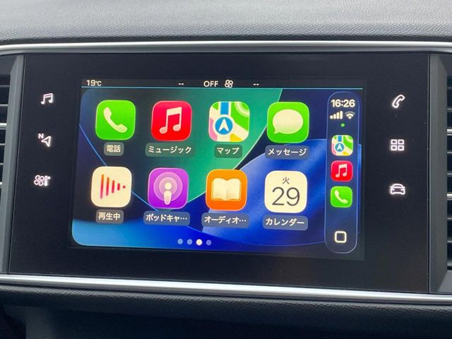 ��Apple Car Play:�X�}�z�Ƃ̗L���ڑ��ŁA�i�r�E�I�[�f�B�I�Đ��ȂǃX�}�z�̃A�v���@�\����ʂł��g����֗��@�\�ł�!