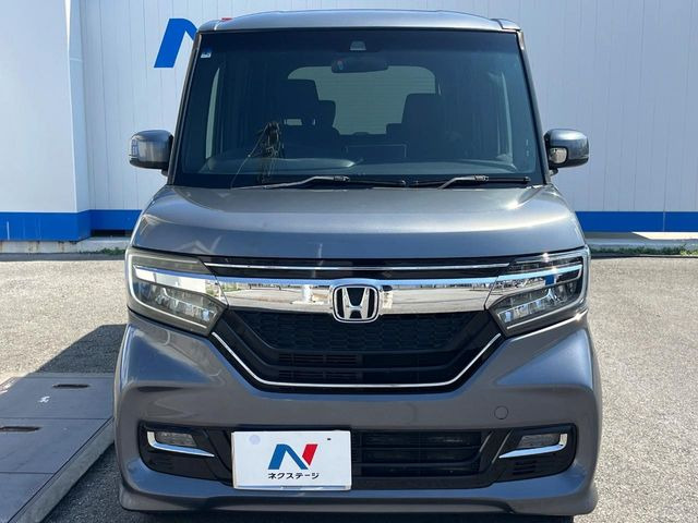 弊社では、全車『修復歴なし』のお車のみ取り扱っております。専任バイヤーによる厳選した仕入れの後、入庫後の車両チェックを行い、ネクステージが認定した高品質な中古車をご提供しております。