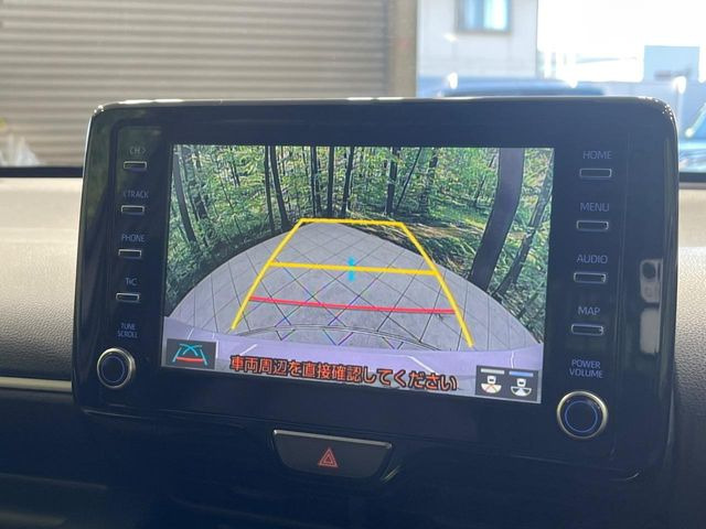 【バックカメラ】駐車時に後方がリアルタイム映像で確認できます。大型商業施設や立体駐車場での駐車時や、夜間のバック時に大活躍!運転スキルに関わらず、今や必須となった装備のひとつです!