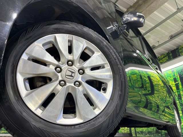 �y����16�C���`�A���~�z�C�[���z�O�ςɃ}�b�`���������A���~�z�C�[���𑕒����Ă���܂��B�e��ЊO�A���~�z�C�[����A�X�^�b�h���X�^�C�����戵�����Ă���܂��B���񂲑��k����������