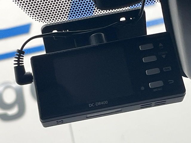 【ドライブレコーダー】ドライブレコーダー装備!走行中はもちろん、あおり運転や事故に遭遇した際、映像で記録し、万一のリスクに備えます。※記録用SDカードはお客様ご自身でご準備いただく必要があります。