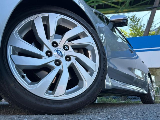 �y18�C���`�A���~�z�C�[���z�O�ςɃ}�b�`�����A���~�z�C�[���𑕒����Ă���܂��B�e��A���~�z�C�[����A�X�^�b�h���X�^�C�����戵�����Ă���܂��B���񂲑��k����������