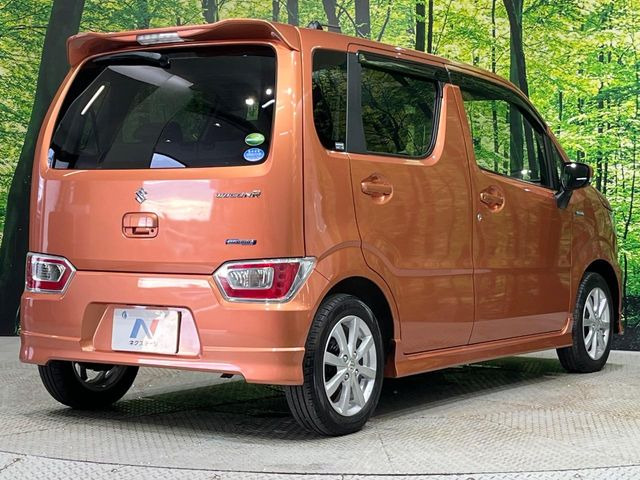 ☆全国のネクステージからお取り寄せが可能※!遠方の店舗に展示してあるクルマが気になる場合も、最寄りの店舗でご覧いただくことが可能です!是非私たちに要望をお聞かせください!※別途費用