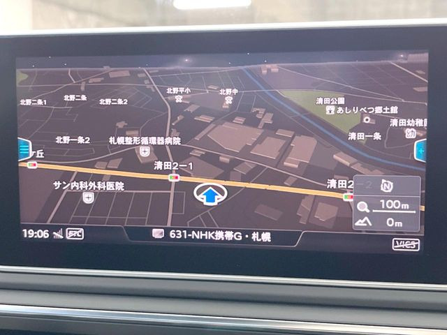 ●純正ナビ:一体感のあるナビは、高級感ある車内を演出してくれます。オーディオ機能も充実しておりますので、運転もより楽しめます♪