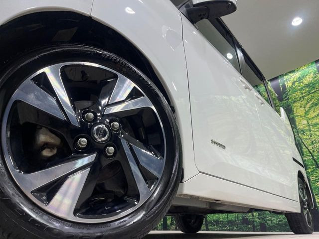 �y����15�C���`�A���~�z�C�[���z�O�ςɃ}�b�`���������A���~�z�C�[���𑕒����Ă���܂��B�e��ЊO�A���~�z�C�[����A�X�^�b�h���X�^�C�����戵�����Ă���܂��B���񂲑��k����������