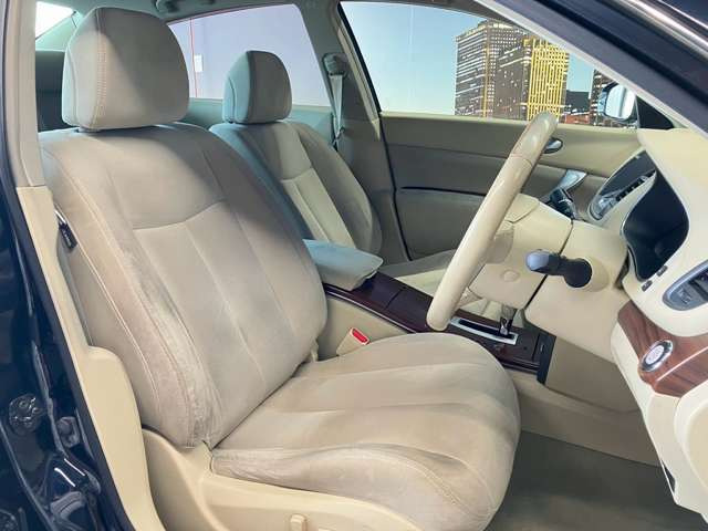 �^�]�Ȃ��L�X�Ƃ��Ă���^�]���₷�������������Ă��܂��������N���[�j���O�����{�ς݂ł��B