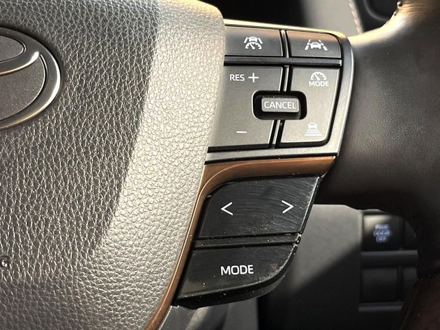 【レーダークルーズコントロール】高速道路での長距離走行が楽に!!自動で速度を保つクルーズコントロールが、衝突軽減システムと連携し、前方の車両を感知して車間を保つように速度調節してくれます!!