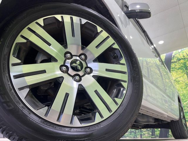 �y����18�C���`�A���~�z�C�[���z�O�ςɃ}�b�`���������A���~�z�C�[���𑕒����Ă���܂��B�e��ЊO�A���~�z�C�[����A�X�^�b�h���X�^�C�����戵�����Ă���܂��B���񂲑��k����������