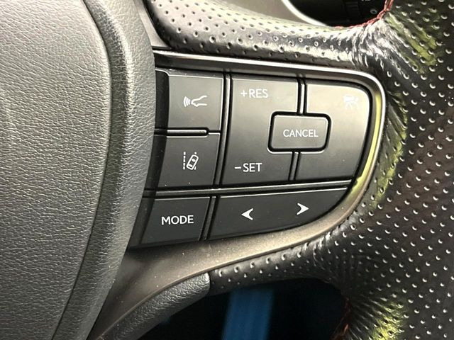 【レーダークルーズコントロール】高速道路での長距離走行が楽に!!自動で速度を保つクルーズコントロールが、衝突軽減システムと連携し、前方の車両を感知して車間を保つように速度調節してくれます!!