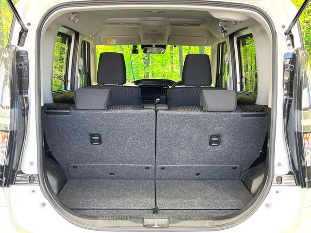 積み下ろしのしやすいデッキにはたっぷりと荷物を積み込んでいただけます。遊びから仕事まで、様々なシーンで頼れます♪