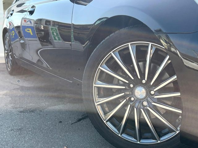 �y18�C���`�A���~�z�C�[���z�O�ςɃ}�b�`�����A���~�z�C�[���𑕒����Ă���܂��B�e��A���~�z�C�[����A�X�^�b�h���X�^�C�����戵�����Ă���܂��B���񂲑��k����������