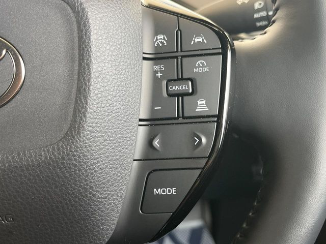 【レーダークルーズコントロール】高速道路での長距離走行が楽に!!自動で速度を保つクルーズコントロールが、衝突軽減システムと連携し、前方の車両を感知して車間を保つように速度調節してくれます!!
