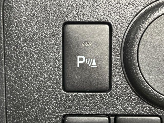 【クリアランスソナー】バンパーに付いたセンサーが障害物を検知!一定の距離に近づくとアラートで教えてくれます♪狭い駐車スペースや車庫入れ時も安心ですね☆