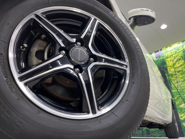 �y14�C���`�A���~�z�C�[���z�O�ςɃ}�b�`�����A���~�z�C�[���𑕒����Ă���܂��B�e��A���~�z�C�[����A�X�^�b�h���X�^�C�����戵�����Ă���܂��B���񂲑��k����������