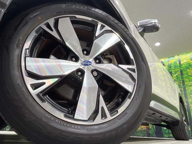 �y����18�C���`�A���~�z�C�[���z�O�ςɃ}�b�`���������A���~�z�C�[���𑕒����Ă���܂��B�e��ЊO�A���~�z�C�[����A�X�^�b�h���X�^�C�����戵�����Ă���܂��B���񂲑��k����������