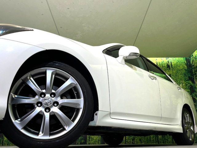 �y����18�C���`�A���~�z�C�[���z�O�ςɃ}�b�`���������A���~�z�C�[���𑕒����Ă���܂��B�e��ЊO�A���~�z�C�[����A�X�^�b�h���X�^�C�����戵�����Ă���܂��B���񂲑��k����������
