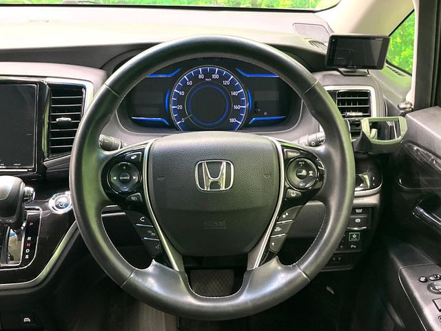 【ステアリングスイッチ】運転中、前方から目線をそらすことなく、オーディオ等の操作が可能な便利機能!安心&快適なドライブを演出してくれます♪
