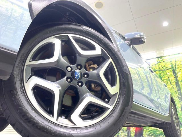 �y����18�C���`�A���~�z�C�[���z�O�ςɃ}�b�`���������A���~�z�C�[���𑕒����Ă���܂��B�e��ЊO�A���~�z�C�[����A�X�^�b�h���X�^�C�����戵�����Ă���܂��B���񂲑��k����������