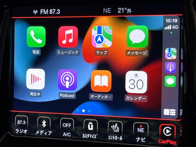 ��Apple Car Play:�X�}�z�Ƃ̗L���ڑ��ŁA�i�r�E�I�[�f�B�I�Đ��ȂǃX�}�z�̃A�v���@�\����ʂł��g����֗��@�\�ł�!