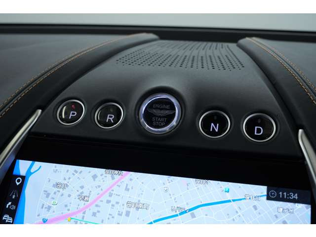 アストンマーチン DBX 4.0 4WD 1オーナー ホワイトストーン 23インチ