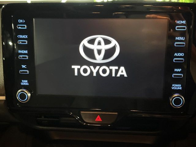 �y8�C���` �f�B�X�v���C�I�[�f�B�I�z���ʂ̃f�B�X�v���C��AppleCarPlay��AndroidAuto�����p�\�B�傫�ȉ�ʂŃX�}�z�i�r�A�v���������p���������܂���