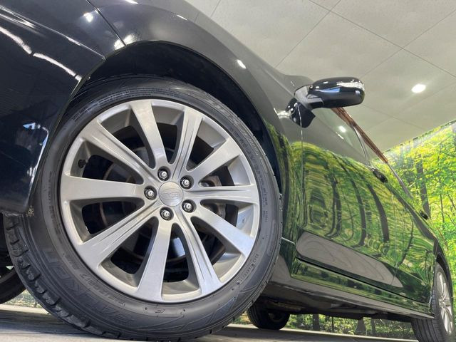 �y����17�C���`�A���~�z�C�[���z�O�ςɃ}�b�`���������A���~�z�C�[���𑕒����Ă���܂��B�e��ЊO�A���~�z�C�[����A�X�^�b�h���X�^�C�����戵�����Ă���܂��B���񂲑��k����������