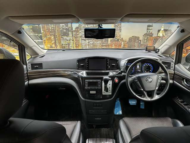 ���Ɍ����s�ɃZ�_���ESUV�𒆐S�Ɂw���l�ł����i�x�œW�����Ă���ǎ����ÎԐ��X�ł��B���̗��C�����Ȃ��̎ԗ�����Ŏ�舵��!�B�֐��n��ōł������ȉ��i���ŗǎ��Ԃ����񋟂ł���悤�w�߂Ă���܂��B