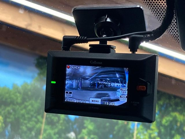 【ドライブレコーダー】ドライブレコーダー装備!走行中はもちろん、あおり運転や事故に遭遇した際、映像で記録し、万一のリスクに備えます。※記録用SDカードはお客様ご自身でご準備いただく必要があります。