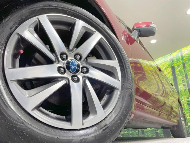 �y����16�C���`�A���~�z�C�[���z�O�ςɃ}�b�`���������A���~�z�C�[���𑕒����Ă���܂��B�e��ЊO�A���~�z�C�[����A�X�^�b�h���X�^�C�����戵�����Ă���܂��B���񂲑��k����������