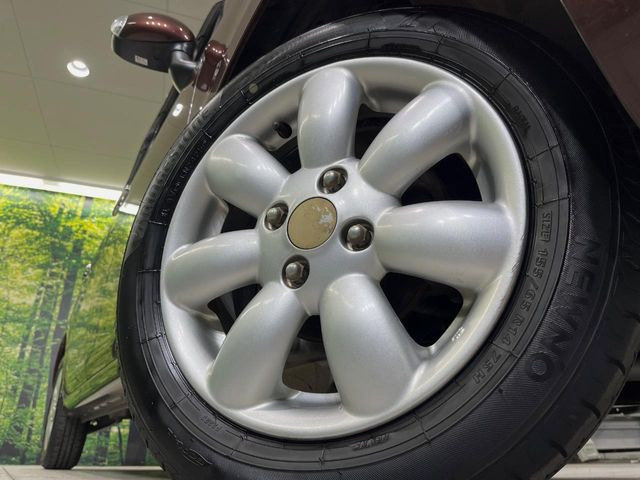 �y����14�C���`�A���~�z�C�[���z�O�ςɃ}�b�`���������A���~�z�C�[���𑕒����Ă���܂��B�e��ЊO�A���~�z�C�[����A�X�^�b�h���X�^�C�����戵�����Ă���܂��B���񂲑��k����������