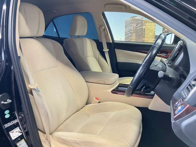 �^�]�Ȃ��L�X�Ƃ��Ă���^�]���₷�������������Ă��܂��������N���[�j���O�����{�ς݂ł��B