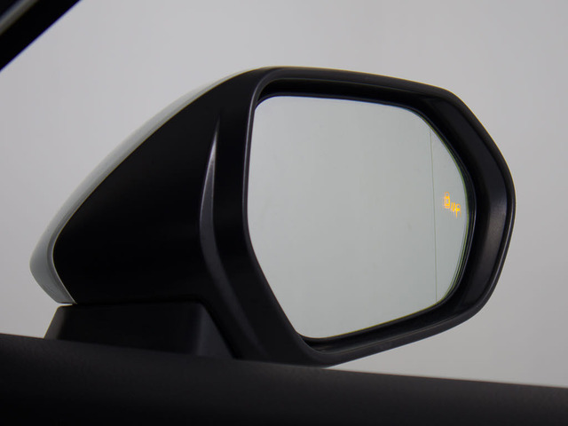 BSM(ブラインドスポット)モニター装備!死角の車の接近をお知らせしてくれる安全装備になります!