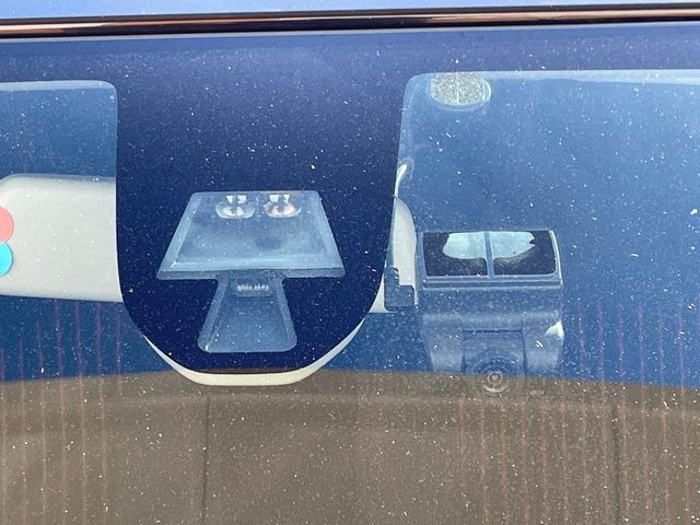 【ドライブレコーダー】ドライブレコーダー装備!走行中はもちろん、あおり運転や事故に遭遇した際、映像で記録し、万一のリスクに備えます。※記録用SDカードはお客様ご自身でご準備いただく必要があります。