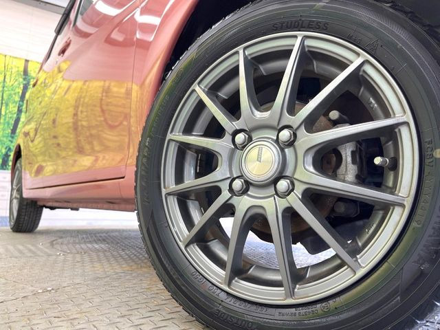 �y14�C���`�A���~�z�C�[���z�O�ςɃ}�b�`�����A���~�z�C�[���𑕒����Ă���܂��B�e��A���~�z�C�[����A�X�^�b�h���X�^�C�����戵�����Ă���܂��B���񂲑��k����������