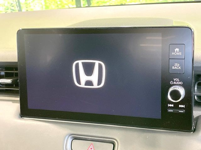 【9インチ ホンダコネクトディスプレイ】視認性の高い大画面ディスプレイでナビの使用や、お持ちのスマートフォンと連携したbluetoothでの音楽再生が可能です♪