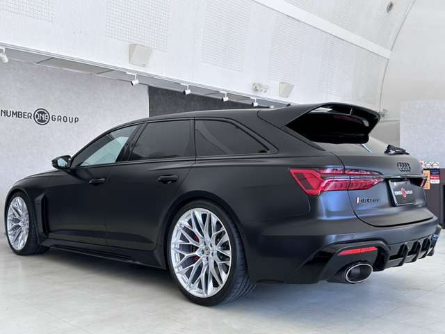アウディ RS6アバント GT 世界660台限定 国内10台限定 KWV4 アクラポ