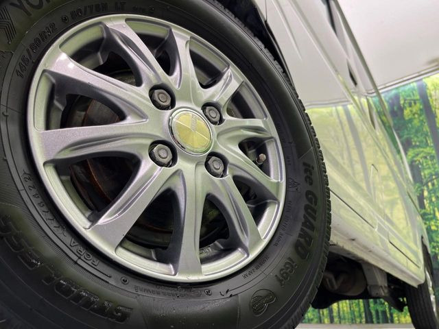 �y12�C���`�A���~�z�C�[���z�O�ςɃ}�b�`�����A���~�z�C�[���𑕒����Ă���܂��B�e��A���~�z�C�[����A�X�^�b�h���X�^�C�����戵�����Ă���܂��B���񂲑��k����������