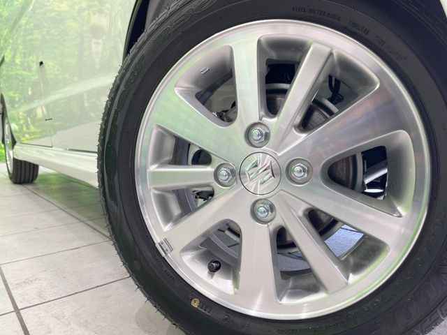 �y����14�C���`�A���~�z�C�[���z�O�ςɃ}�b�`���������A���~�z�C�[���𑕒����Ă���܂��B�e��ЊO�A���~�z�C�[����A�X�^�b�h���X�^�C�����戵�����Ă���܂��B���񂲑��k����������