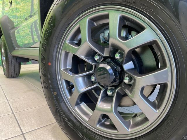 �y����15�C���`�A���~�z�C�[���z�O�ςɃ}�b�`���������A���~�z�C�[���𑕒����Ă���܂��B�e��ЊO�A���~�z�C�[����A�X�^�b�h���X�^�C�����戵�����Ă���܂��B���񂲑��k����������