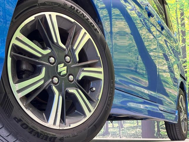 �y����15�C���`�A���~�z�C�[���z�O�ςɃ}�b�`���������A���~�z�C�[���𑕒����Ă���܂��B�e��ЊO�A���~�z�C�[����A�X�^�b�h���X�^�C�����戵�����Ă���܂��B���񂲑��k����������