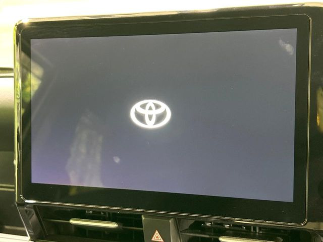 【10.5インチナビ】高級感とインパクトのある大画面ナビを装備。各種オーディオ操作はもちろん、スマホ連携もできる利便性の高いナビです♪