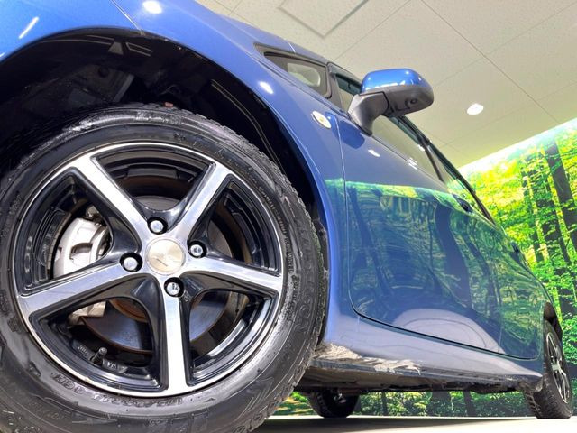 �y14�C���`�A���~�z�C�[���z�O�ςɃ}�b�`�����A���~�z�C�[���𑕒����Ă���܂��B�e��A���~�z�C�[����A�X�^�b�h���X�^�C�����戵�����Ă���܂��B���񂲑��k����������