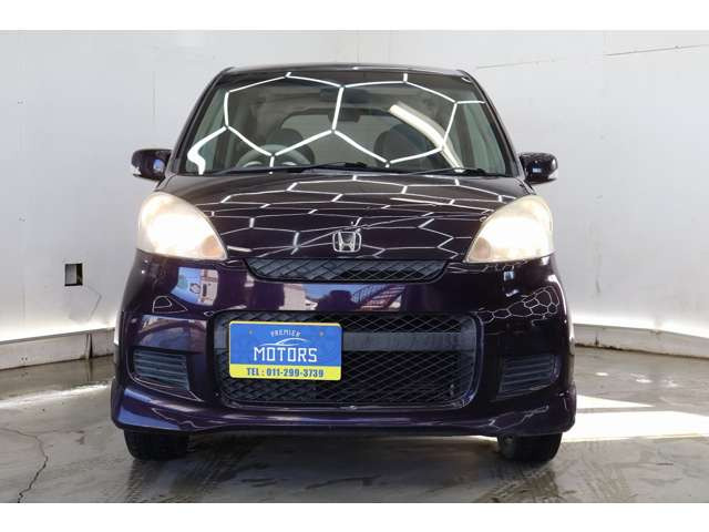 ご予約いただければ室内でのご商談も可能です♪ 天候に左右されずゆっくりとお車を確認することができますので来店前にお申し付けください♪