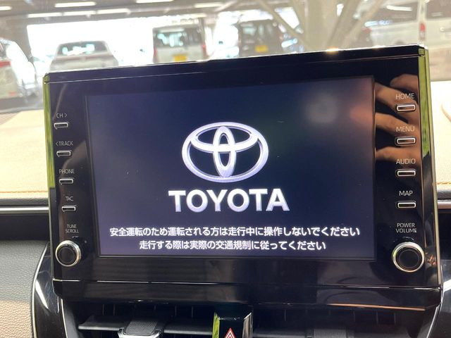 【純正9型ナビ】人気の純正ナビを装備。オーディオ機能も充実しており、Bluetooth接続すればお持ちのスマホやMP3プレイヤーの音楽を再生可能!毎日の運転がさらに楽しくなります!!