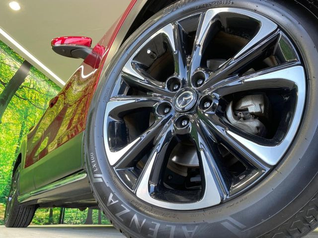 �y����18�C���`�A���~�z�C�[���z�O�ςɃ}�b�`���������A���~�z�C�[���𑕒����Ă���܂��B�e��ЊO�A���~�z�C�[����A�X�^�b�h���X�^�C�����戵�����Ă���܂��B���񂲑��k����������