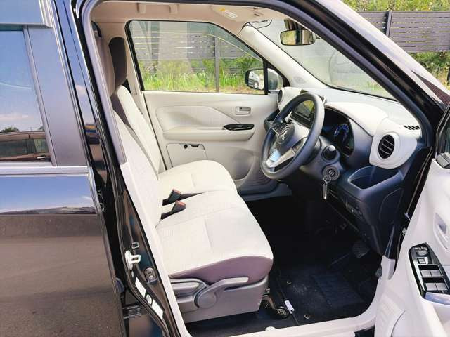 お客様のご予算帯に合わせたお車を常時100台以上取り揃えています!当社のスタッフがお客様のお車選びをしっかりサポートしご提案させていただきます!