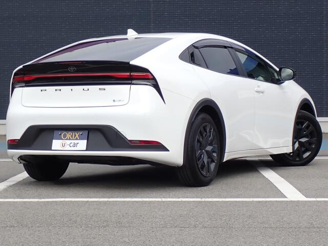 オリックス認定中古車は御納車前に全車12または24ヶ月月点検を実施しオイル、エレメント、全ワイパーゴム、エアコンフィルターは無条件で新品に交換致します。安心の充実整備です。