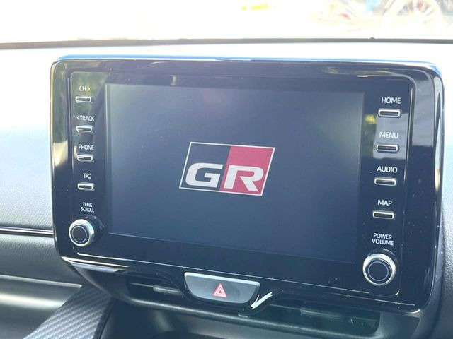 �y8�C���` �f�B�X�v���C�I�[�f�B�I�z���ʂ̃f�B�X�v���C��AppleCarPlay��AndroidAuto�����p�\�B�傫�ȉ�ʂŃX�}�z�i�r�A�v���������p���������܂���