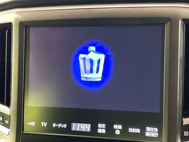 【メーカー純正ナビ】インテリアに溶け込むスタイリッシュな「専用設計」メーカーナビを装備♪視認性や操作性など基本性能にも優れ、より上質なカーライフをお楽しみいただけます。