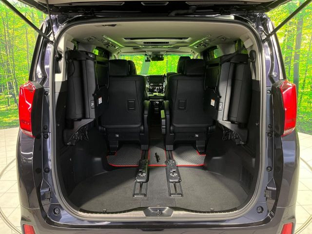 【パワーバックドア】スマートキーや運転席のボタンを押すだけでリアゲートが自動で開閉します!荷物を持っている時や、高い位置にあるバックドアを閉める際に便利な機能です♪